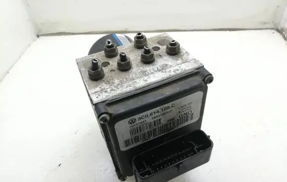Volkswagen PASSAT B6 ABS Pump 3C0614109C