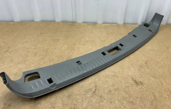 BMW 5 E60 E61 Tailgate trim 51477149563 7149563 51477050366