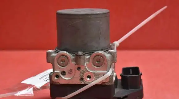 Mazda 6 ABS Pump GAM7-437A0