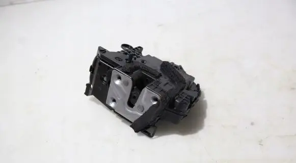 Renault Captur Rear door lock