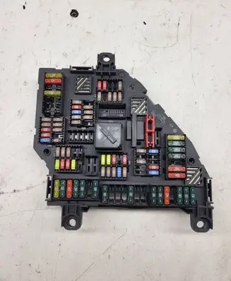 BMW 5 F10 F11 Fuse module 9252813 02466422 317033451
