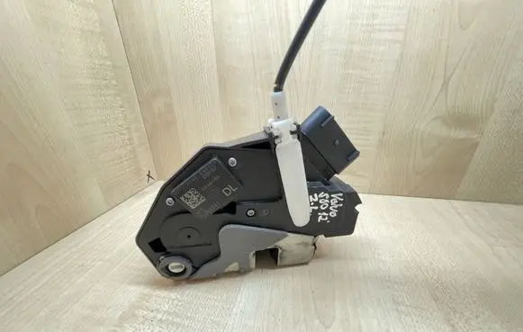 Volvo S60 Rear door lock 31301742 A046465