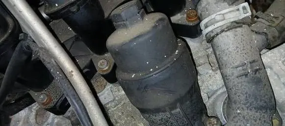 Mercedes-Benz A W169 Oil filter cover 
