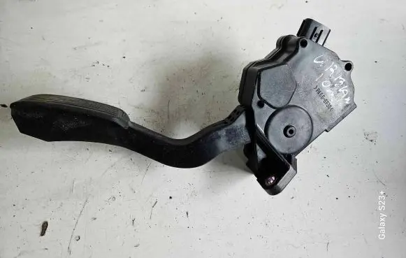 Toyota Urban Cruiser (XP110) Accelerator throttle pedal 7811052020 10L28D00405 1988007021