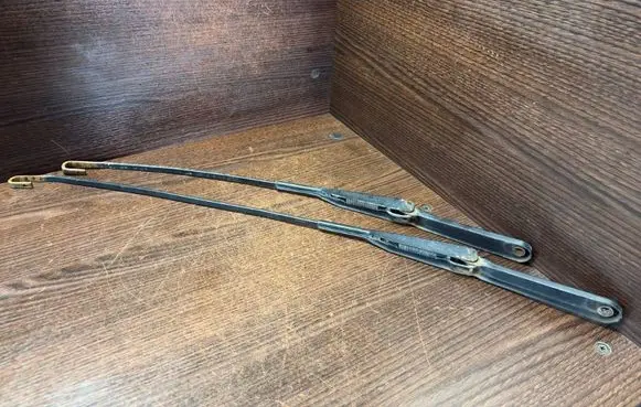 Renault Trafic II (X83) Front wiper blade arm 7700311582 93859763