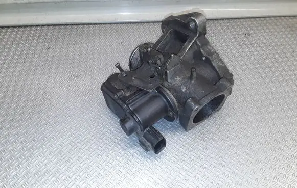 Volvo V70 EGR valve 30774446