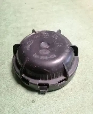 Volkswagen Golf III Headlight/headlamp dust cover 13472800
