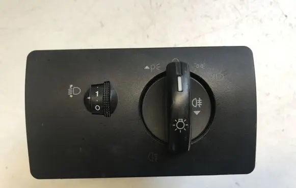 Ford Mondeo Mk III Light switch 1S7T13A024HB
