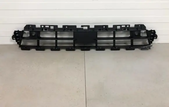 Audi Q2 - Front bumper lower grill 81A807647E 81A807647