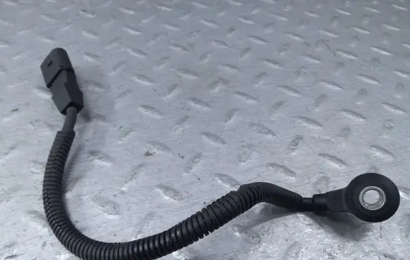 Audi A8 S8 D4 4H Detonation knock sensor 079905377E