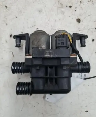 BMW 5 E39 Coolant heater control valve 8374995