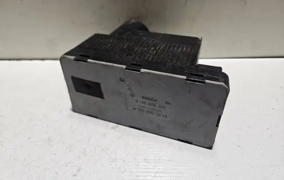 Mercedes-Benz C W202 Central locking vacuum pump 0132006345 2028001548