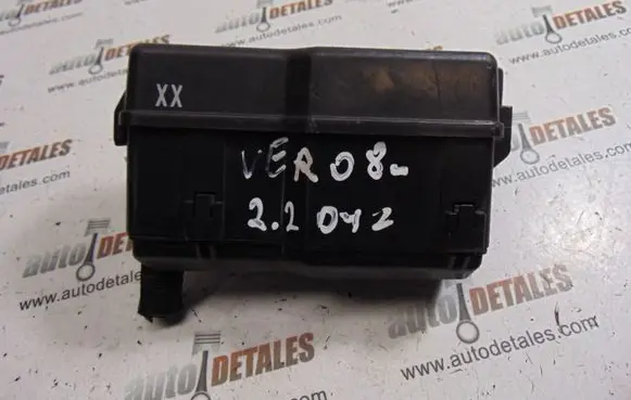 Toyota Corolla Verso AR10 Fuse module