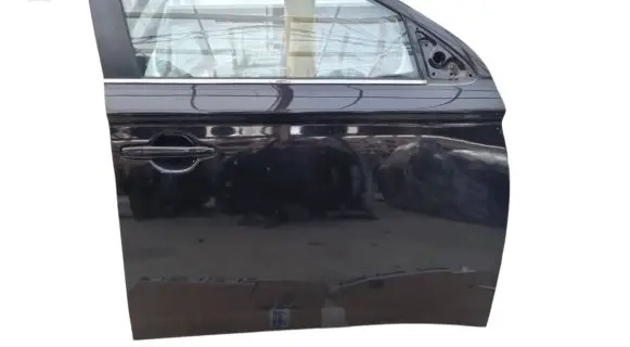 Mitsubishi Outlander Front door