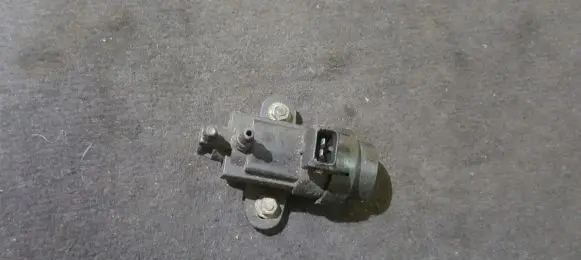 Renault Laguna I Turbo solenoid valve