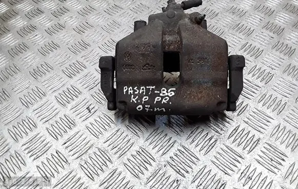 Volkswagen PASSAT B6 Front brake caliper