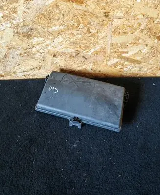 Opel Insignia A Fuse box cover 13222784