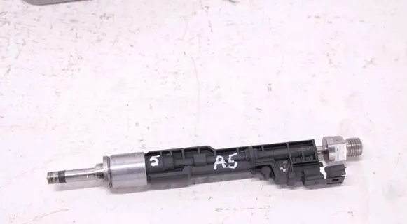 BMW X3 F25 Fuel injector 7597870 0261500109 13647597870
