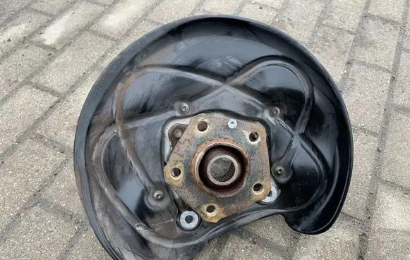 Audi Q7 4M Rear wheel hub 4M0505432AJ