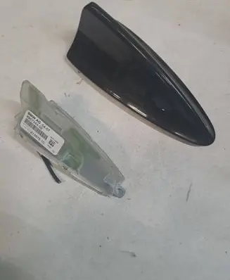 BMW 5 E60 E61 Aerial GPS antenna 6957344