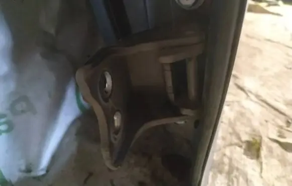 Honda Civic IX Front door upper hinge