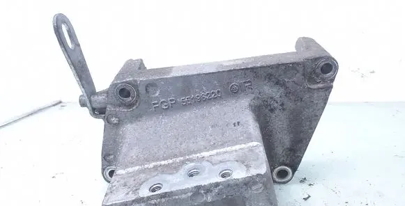 Opel Astra H Engine mounting bracket 55198220