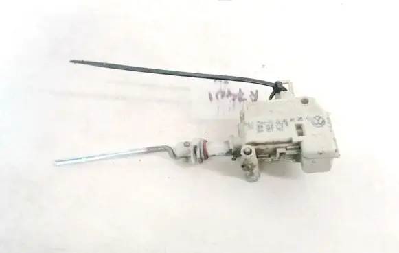 Volkswagen PASSAT B5.5 Central locking motor 3B0959782 3B0810773B