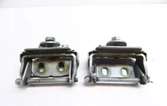 Ford Focus Tailgate/trunk/boot hinge