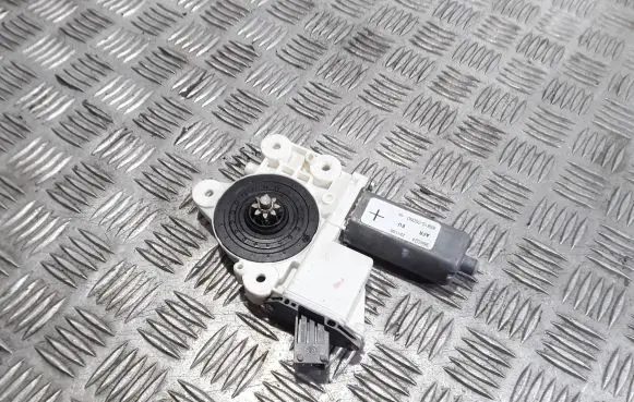Toyota Avensis T250 Front door window regulator motor 992046100 6981005050