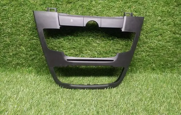 Opel Insignia A Radio/GPS head unit trim 13273253