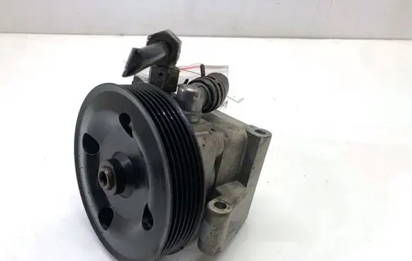 Ford Focus Power steering pump 