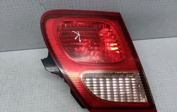 Nissan Almera N16 Tailgate rear/tail lights