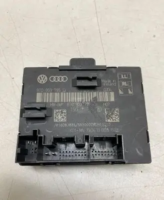 Volkswagen PASSAT B8 Door control unit/module 8T0959795Q 8T0959795 P10093885
