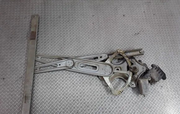 Toyota Auris 150 Front door window regulator with motor 8570202020