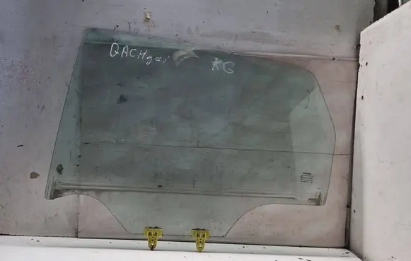 Nissan Qashqai Rear door window glass 43R00048 DOT24M188AS2