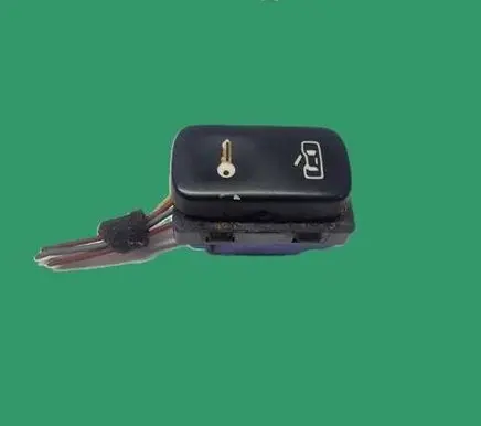 Skoda Octavia Mk2 (1Z) Central locking switch button 1Z0962125H 3340