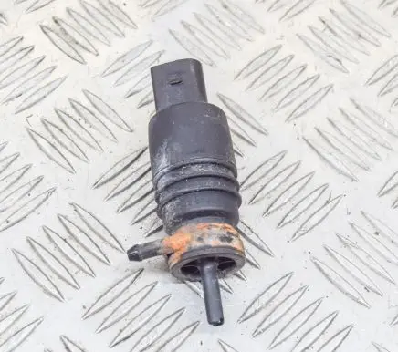 Mercedes-Benz SL R230 Windscreen/windshield washer pump 2108690821 A2108690821