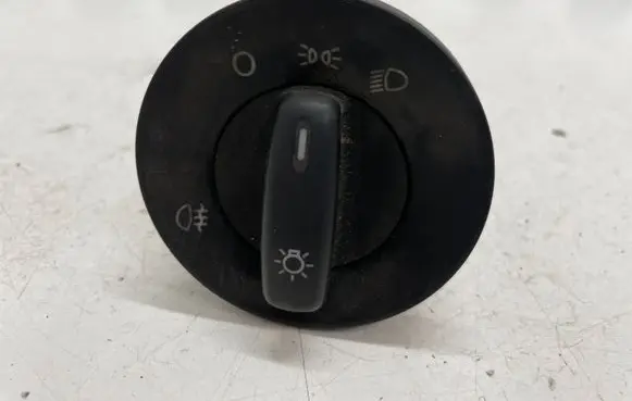 Skoda Octavia Mk2 (1Z) Light switch 1Z0941431B