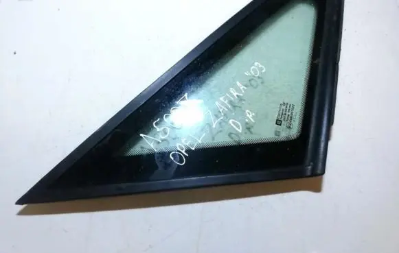 Opel Zafira A Front triangle window/glass 