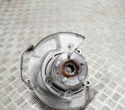 Front wheel hub