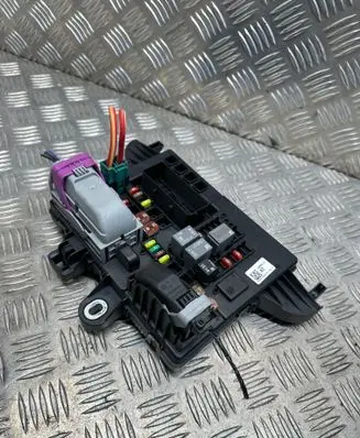 Opel Insignia A Fuse module 13485565 A21131708616