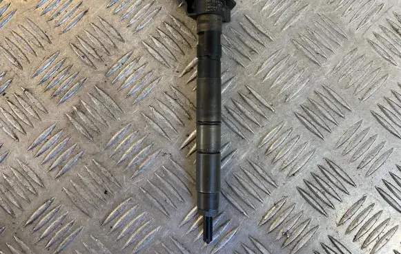 Audi A6 S6 C6 4F Fuel injector 059130277AJ 0445115054