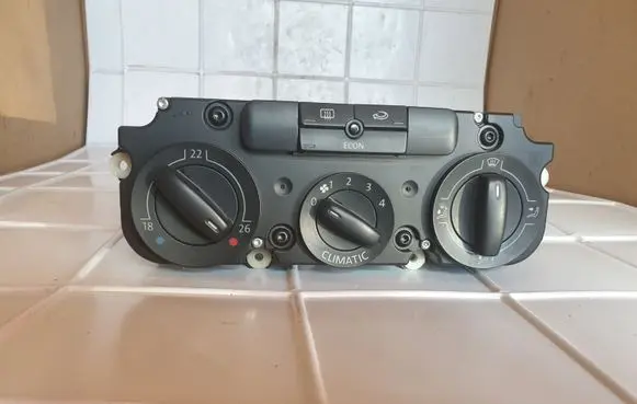 Volkswagen Golf V Climate control unit 742153