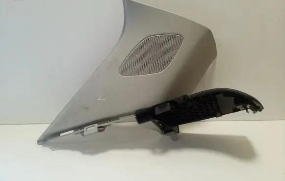 (D)pillar trim (top)