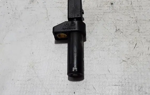 Mercedes-Benz E C207 W207 Crankshaft position sensor A0031532828