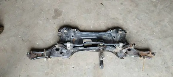 Skoda Yeti (5L) Front subframe 1k0407151 1k0407152