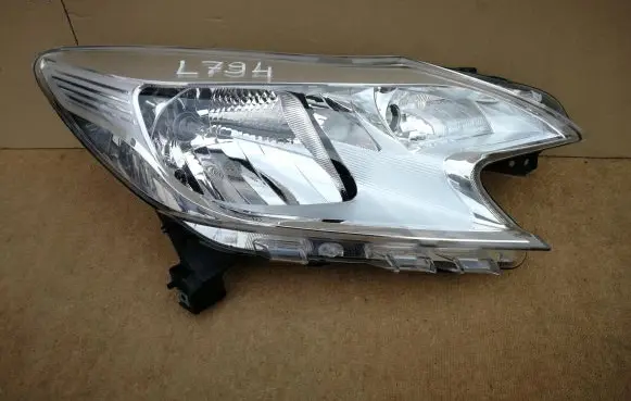 Nissan Note (E12) Headlight/headlamp 89907546