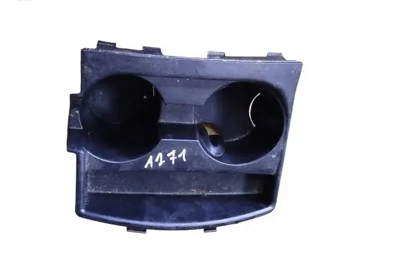 Cup holder front