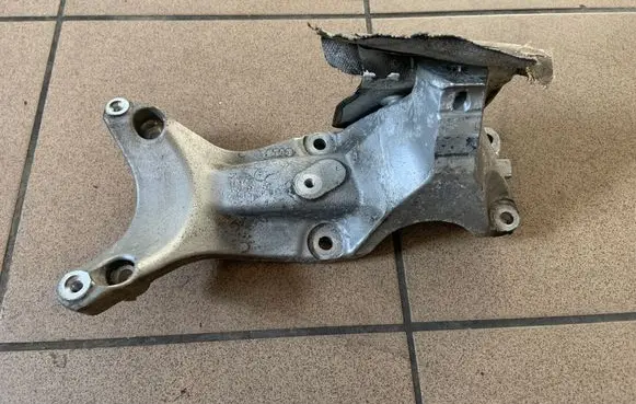 Audi A6 S6 C7 4G Engine mounting bracket 4G0199307 8K0199387T
