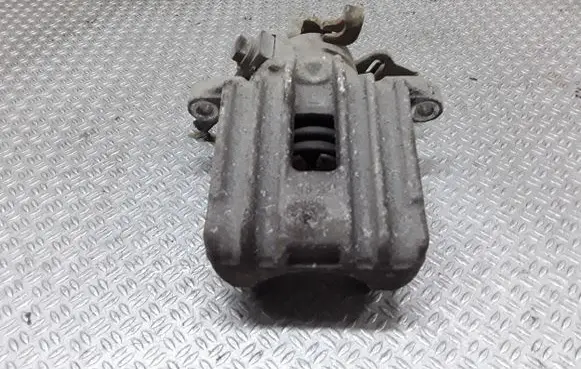 Volkswagen Golf IV Rear brake caliper